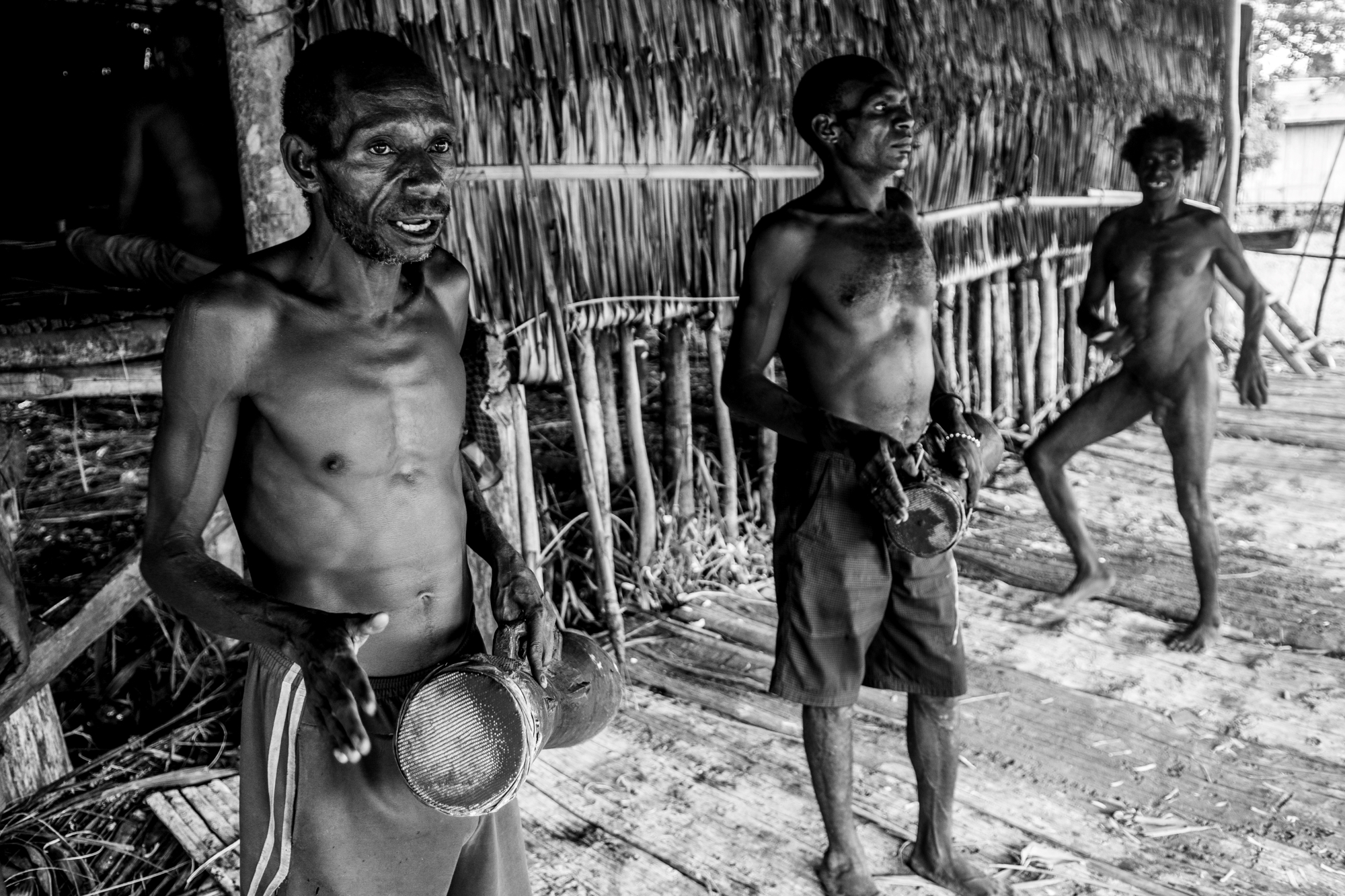 The Tifa players began to sing sacred hymns inviting the spirits.