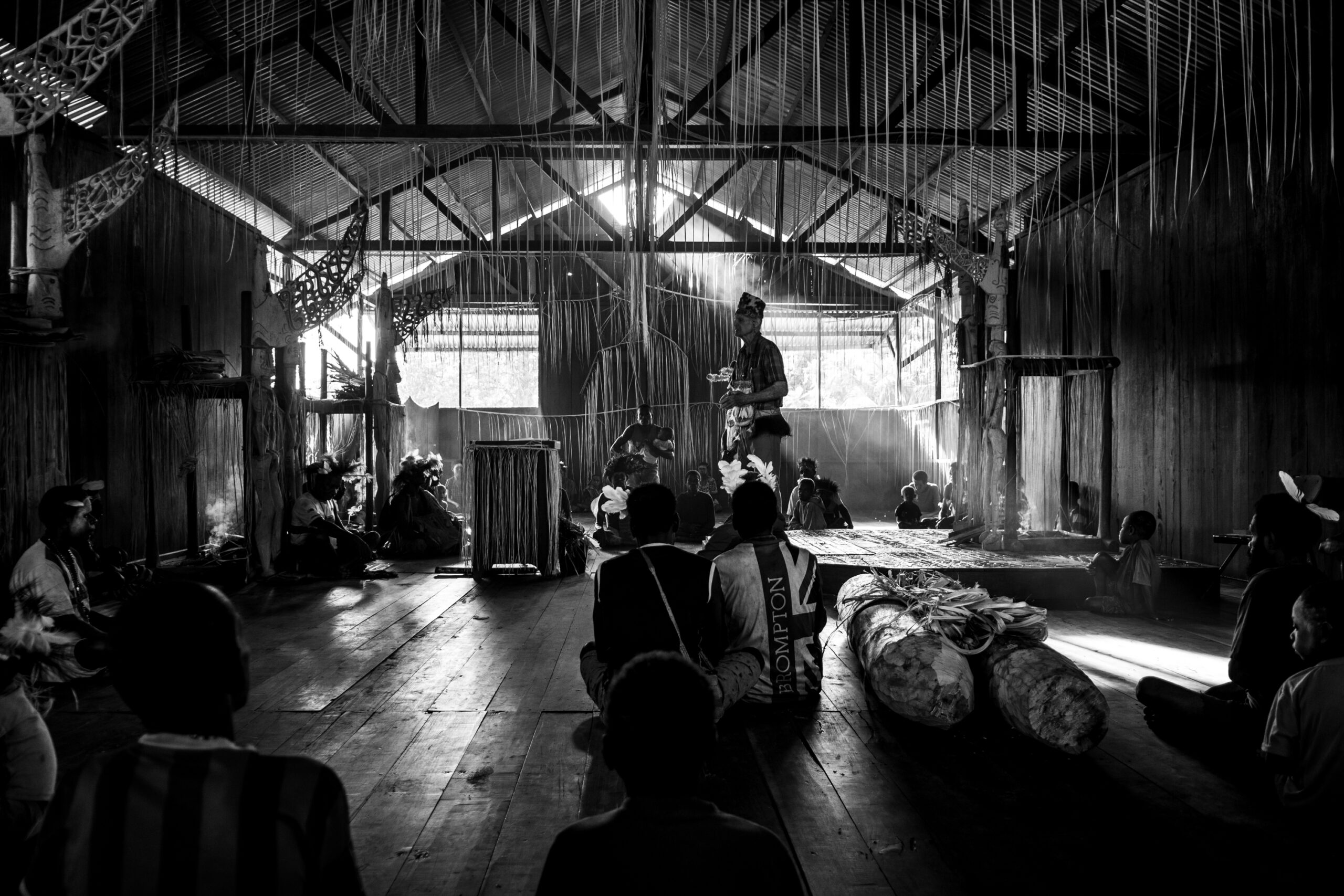 In between this series of traditional rituals, Father Vince led a holy mass to pray for the ancestors in accordance with the rites of the Catholic church.